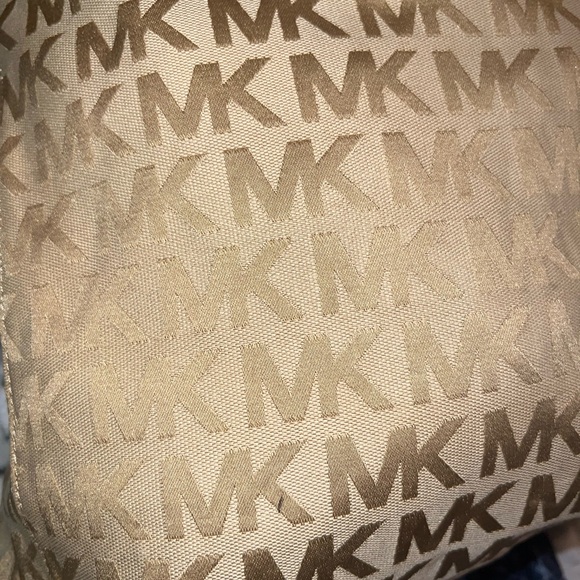 Michael Kors Signatue Monogram Jet Set North South Tote - Picture 11 of 11